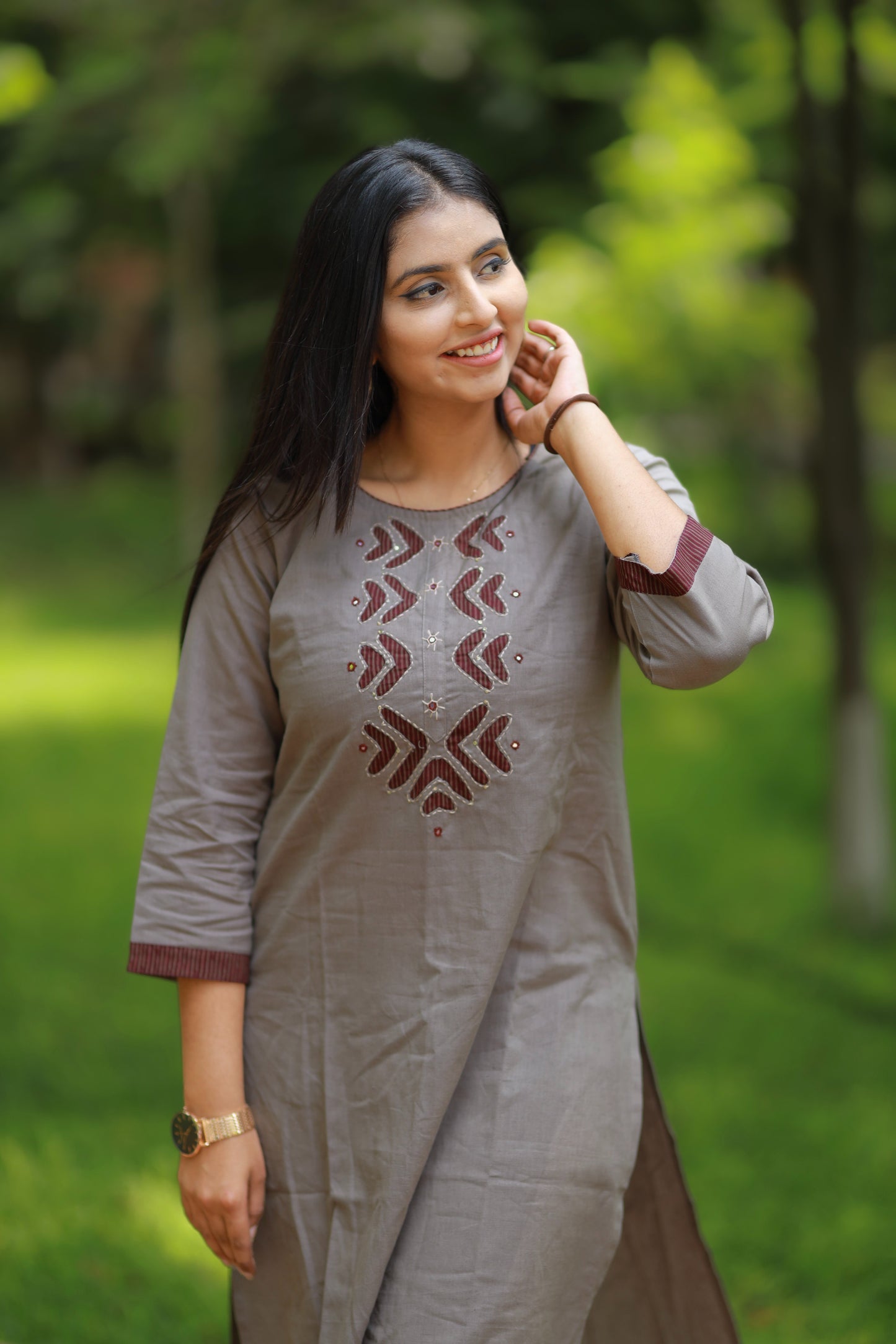 Dhiya - applique work kurta
