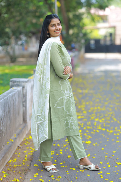 Graceful Green 3Pc Mul Cotton Kurta Set with Embroidery Details