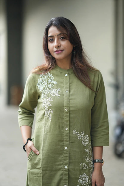 Margazhi - Embroidered green kurta set