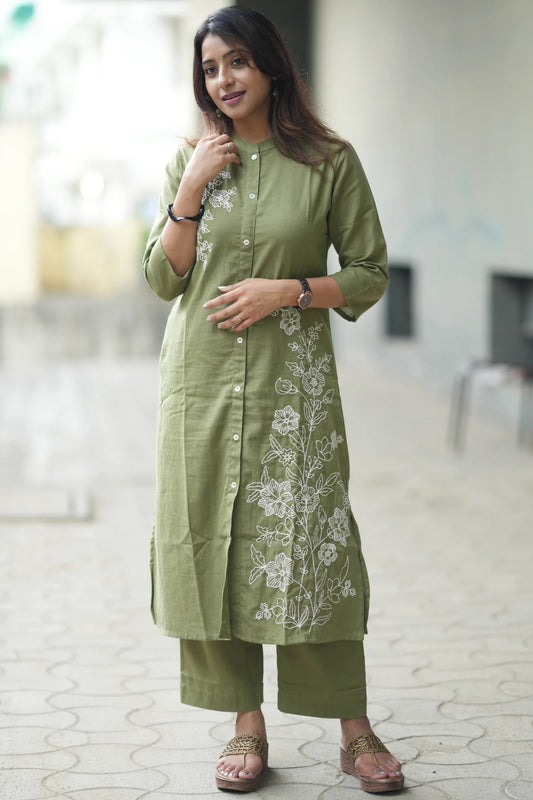 Margazhi - Embroidered green kurta set